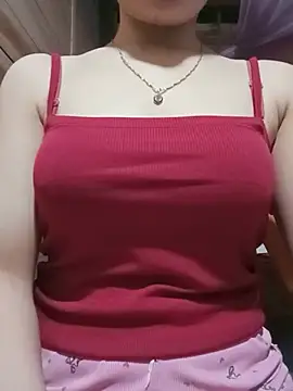 LucyyLy webcam