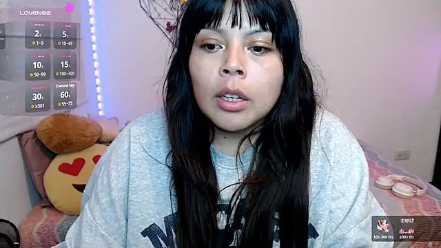EllieMoonX webcam