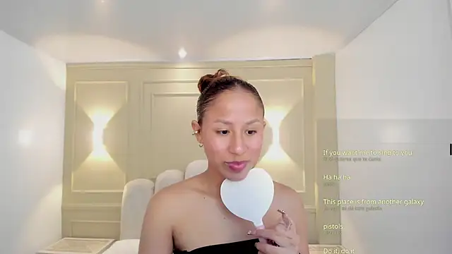 LESLYSIMPSON webcam
