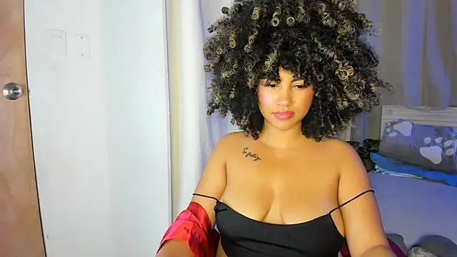 Kendra_curly webcam