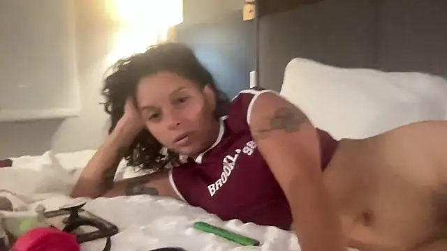 RiskyRoxy webcam