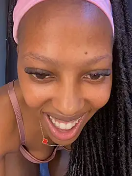 Sexylatisha webcam