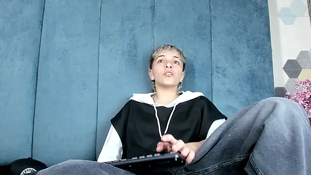 Megan_Thompson_ webcam