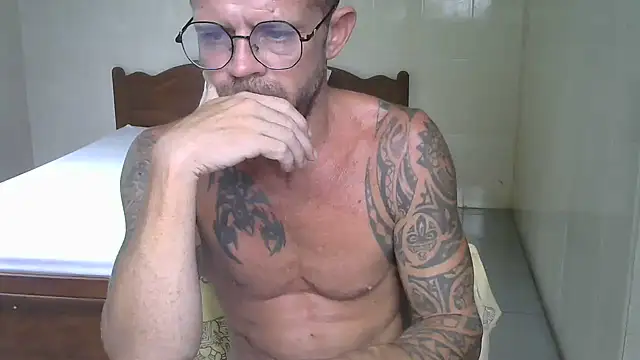 HotHunkHarry webcam