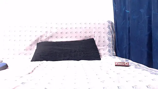 candy36 live room snapshot on Stripchat