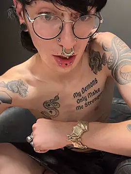 GothSadist webcam