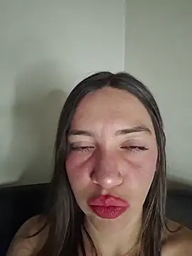 loveuu-bae webcam