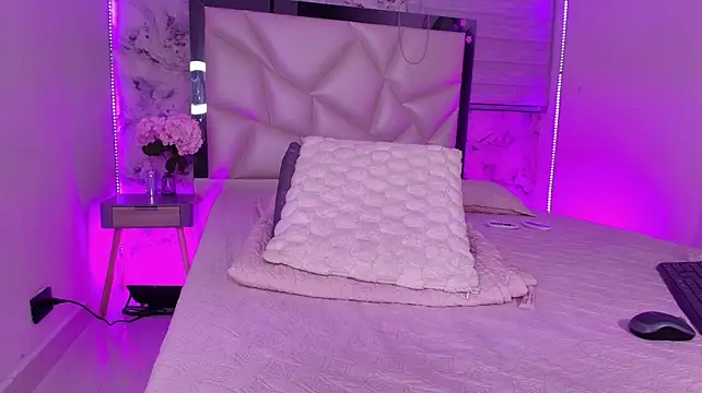 kendal_rossi live cam on StripChat