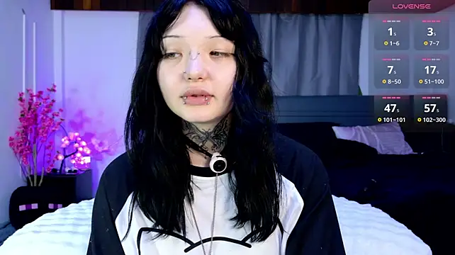 lein_bone (F teen) - ride dildo