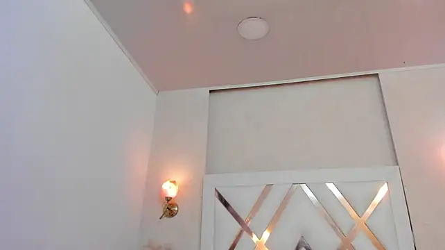 Sky_Collins_ webcam