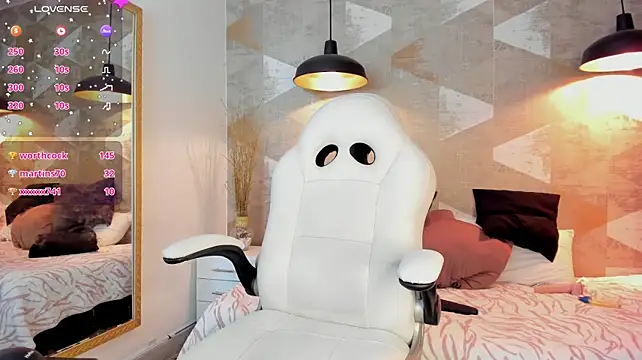 LalilaBrunettee webcam