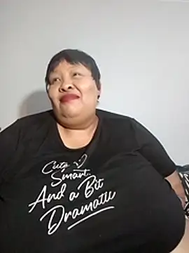 nancy111 (F milf) - Make Me cum and squit in my toy