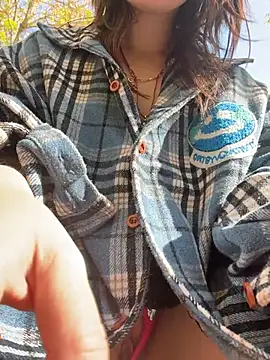 slaviccandy (F teen) - make my pussy wet with bzz inside.. PARK