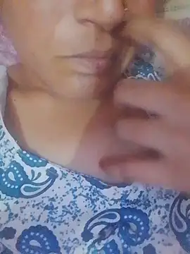 Varsha_96 live cam on StripChat