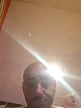 daddyandsplashqueen (Ask my age) - Flash titties