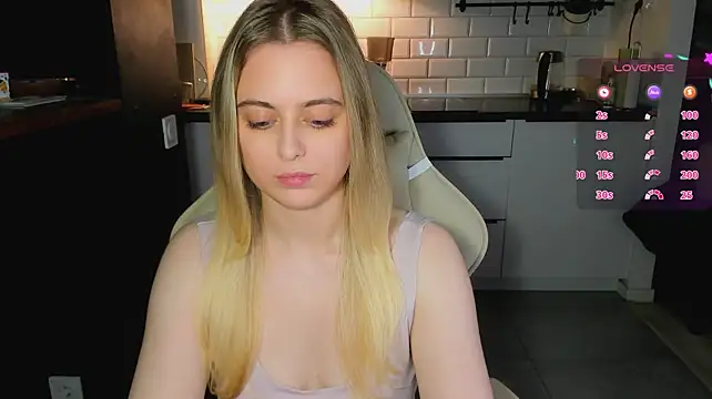 blonde_kellyy