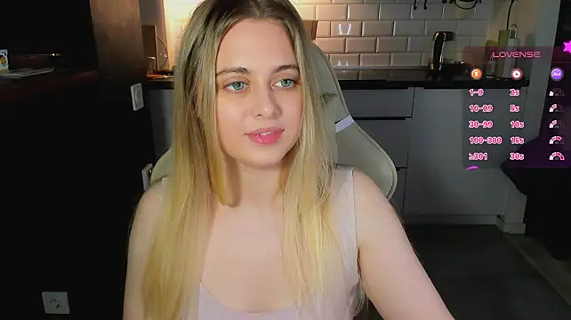 blonde_kellyy webcam