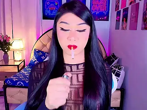 SexxyTsLoverr live sex cam