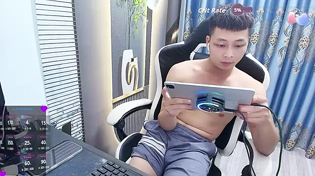 Naughty___asian webcam
