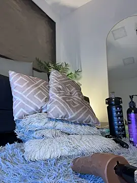 Isa__Blanc webcam
