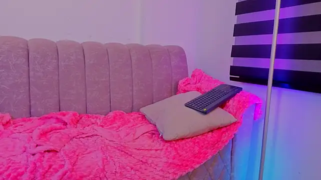 _scarletmoore webcam