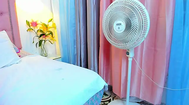 JulieeHabubu webcam