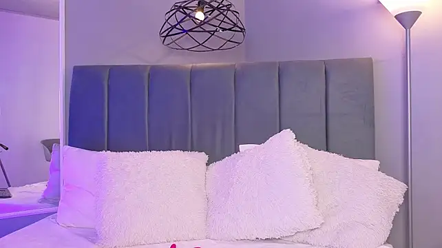ninna_curly webcam