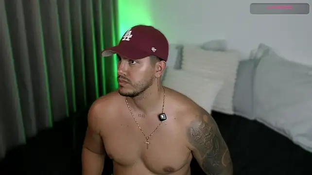 owen-pierces webcam