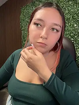 Karen18_boobs webcam
