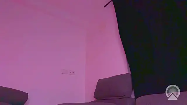 EmilyLuxx webcam