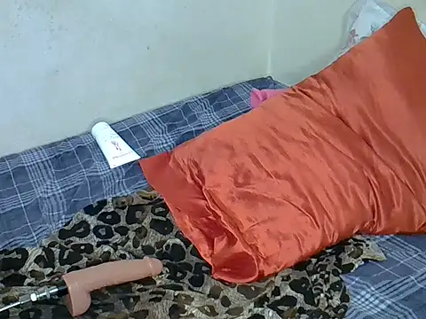 brownfinegirl22 webcam