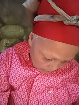 Single-M0m69 webcam
