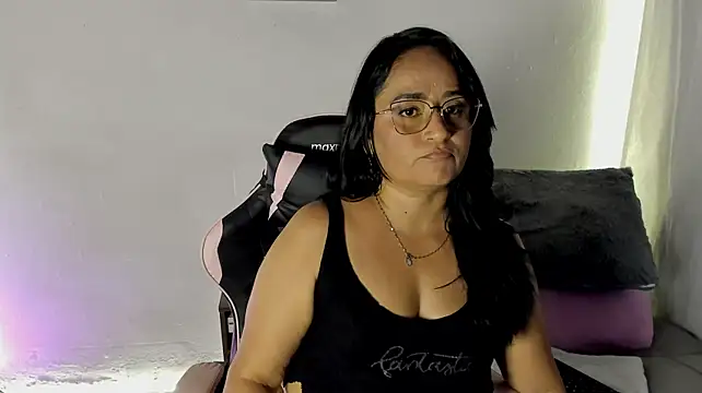 MicahelaHot69 webcam