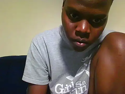 MissLMr23 webcam