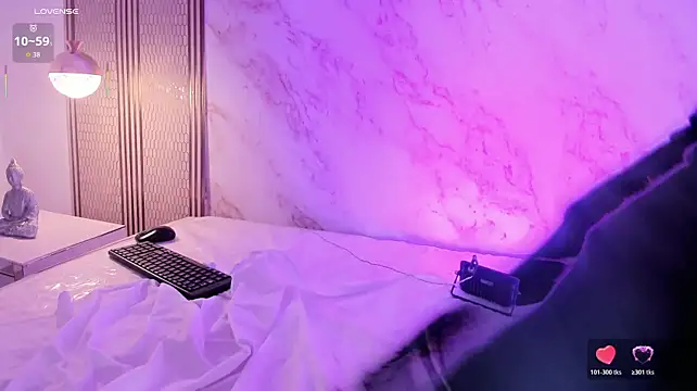 PeachMonroe webcam