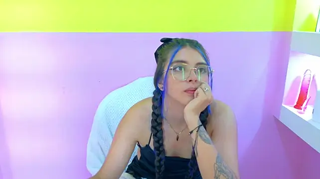 Kyomi_Hunt webcam