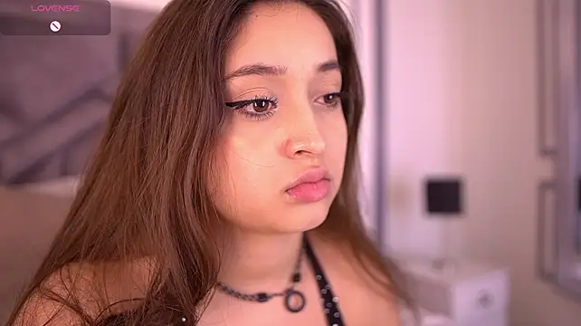 MiaKay1 webcam