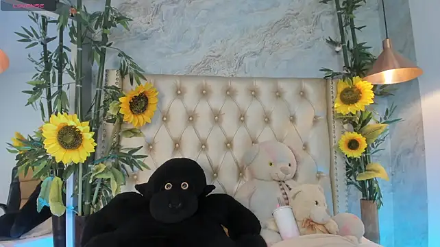 LittleeJaz webcam