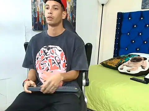 connor_launther_ webcam