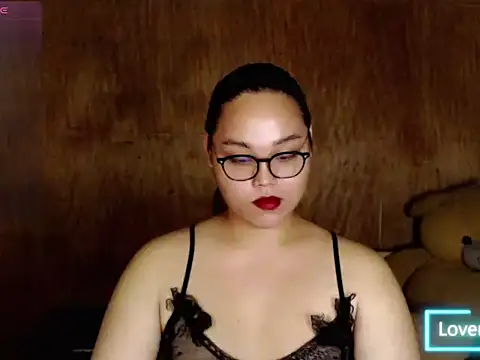 _Lylia live cam on StripChat