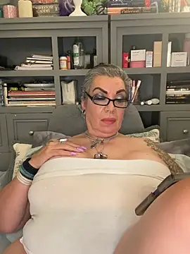dieseldame1313 webcam