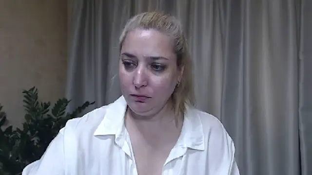 sweetpussy13 webcam