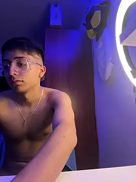 thsx23 live cam on StripChat