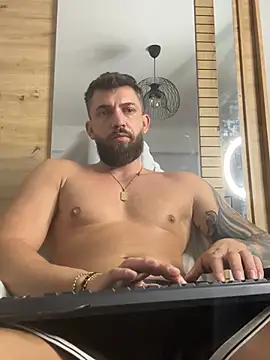 LustyMike_ webcam