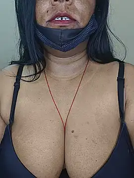 MISS-LOVEV webcam