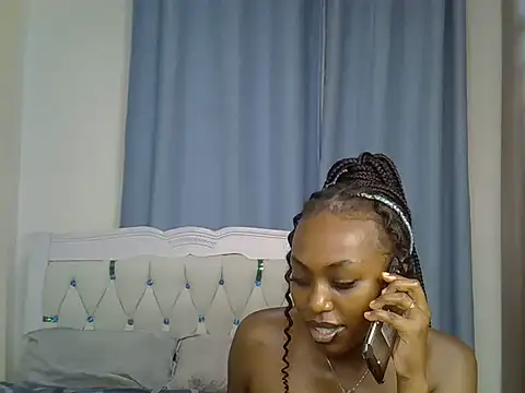 Petitedolliey webcam