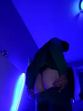 indecentexposure311 live cam on StripChat