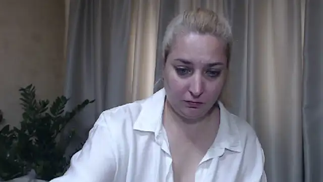 sweetpussy13 webcam