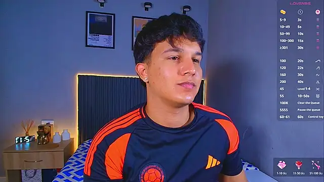 Leo_Savage_ webcam