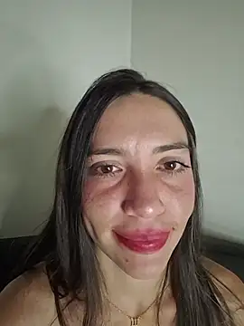 loveuu-bae live cam on StripChat